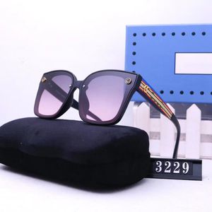 Designers solglasögon lyxig solglasögon UV resistenta populära män kvinnor goggle för kvinnliga glasögon mode ram vintage metall sol GL274N
