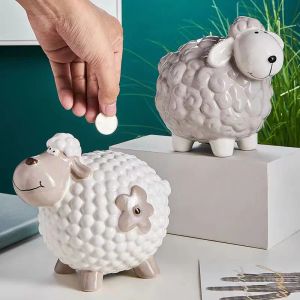 Decorazioni per la casa in miniatura in stile nordico, agnello in ceramica carino e creativo, possono essere utilizzate per risparmiare denaro, scaffali di negozi di abbigliamento per bambini, decorazioni