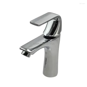 バスルームシンクの蛇口真鍮素材Chrome Basin Faucetの冷たい冷水