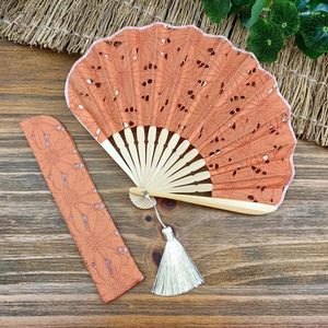 Dekorativa figurer Kvinnor Folding Fan Small Shell Mini Dance Hushållsprodukter Matchande Cheongsam Dress Wedding Hand