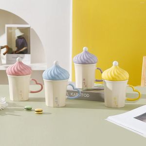 Tazze Coreano Semplice Tazza Creativa Forma di Gelato Tazza in Ceramica Color Caramella con Coperchio Cucchiaio Coppia Bere Caffè Regalo di Festa