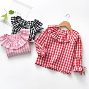 Camicetta a maniche lunghe per neonata primaverile Camicia per bambini con colletto a volant a quadri Top per bambini Maglione svasato 240318