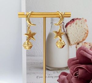 Klassische 18 Karat vergoldete Stern-Mond-Charm-Ohrhänger in Ohrform für Frauen, Liebhaber, Geschenk, Designer-Schmuck, Ohrstecker