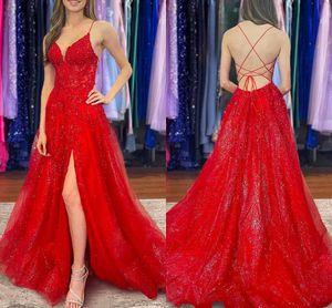 Sexy Red Split Evening Kleider 2024 Neu Eine Linie Spaghetti -Träger Backless Paillettenspitzen Appliken Promkleiderinnen Frauen Anlass formelle Tragen BC18425