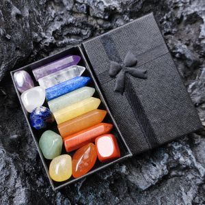 Giubbotti 14 pezzi / set Reiki Pietre Chakra naturali Lucidatura irregolare Rock Yoga Energia minerale Guarigione Bacchetta di cristallo di quarzo Decorazione della casa