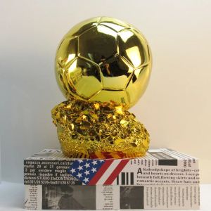 Miniaturas futebol europeu bola de ouro prêmio competição honra recompensa troféu esférico presente personalizável para crianças adulto decoração de casa