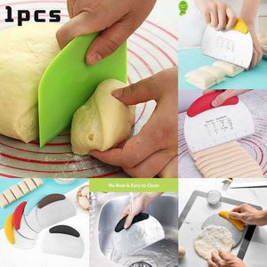 2024 1Pcs Stainless Steel Dough Scrape Pizza Dough Cutter Baking Spatula Bread Knife Sand Cutter With Scale Baking Tools