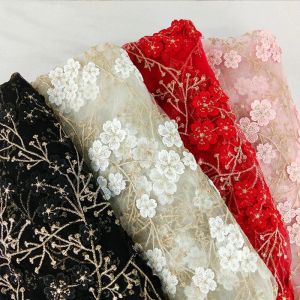 Tyg Ny 1 -Yard Threedimensional Gold Silk Embroidery Small Flower Mesh Lace Tyg Diy Dress kjolkläder Material