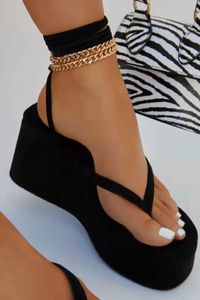 Sandaler 2023 Summer Womens Fashion Chain Flip Pinch Toe Thong Platform Lace Top Casual Gladiator Wedge H2403281IB8