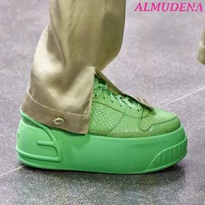 Casual Shoes Green Thick Sole Platform Sneakers Lace Up Leather Causal Dress Shoe 2024 Kvinnor Toppkvalitet Luxur Designer Runway