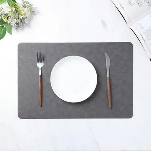 Bord Mattor Vattenkoppunderlägg Anti-Scaling Elegant Faux Leather Placemats värmesistent matskydd för kök