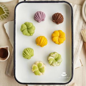 1 bit 30G 50G Moon Cake Mold Clover Shell Handpressad bakelse bakning Midautumn Festival ABS PLASTIC DIY Tool 240325