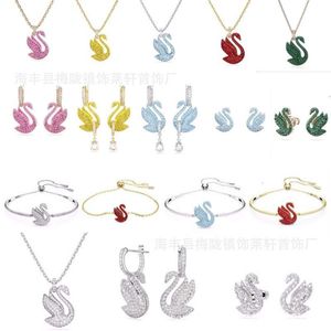 Collana di gioielli Swarovski Collana di cigno Lusso leggero e nicchia Estate 2023 Nuovo regalo da donna per la fidanzata