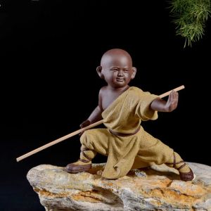 Skulpturer Little Monk Sculpture Staty Ceramic Home Decoration Craft Chinese Style Tea Set Sculpture Buddha Staty Present Idea