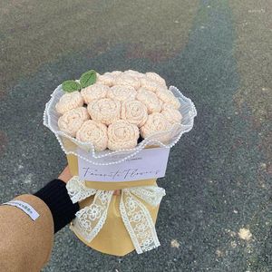 Dekorative Blumen künstlicher Strickwolle Rose Häkelhochzeit Gastgeschenk DIY Fertiger handgewebte Blume gefälschte Blumenstrauß Geburtstag Geschenke