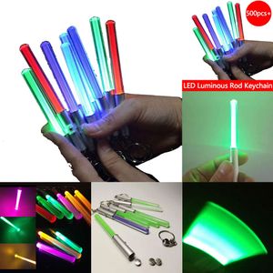 2024 LED -ficklampa Stick KeyChain Party Favor Mini Torch Aluminium Keychains Key Ring Durable Glow Pen Magic Wand Stick Lightsaber LED Light Stick