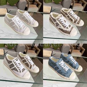 Designer Women Canvas Shoes Vintage Trainers Lace Up Flats Classic Sneakers Runner Trainer With Box Storlek 35-41