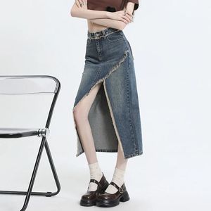 Damen Sommer hohe Taille unregelmäßige mittlere Länge Aline Ragged Edge Split Denim Rock Retro lässige Halbkörper Hip 240328