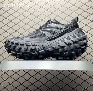 Balencaiiga Sneaker Triple S Track 3xl Ayakkabı Spor Ayakkabı Paris Lastik Erkekleri Kadın Açık Kalın Taban Giyim Dayanıklı Artırıcı Artan En İyi Defans Ana Ayakkabı 35