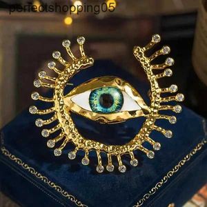 Broschen Schiaparelli Middle Eye Brosche Europäischer und amerikanischer Außenhandel Vintage Mantel Accessoire Pin Star Style R7v48f5k