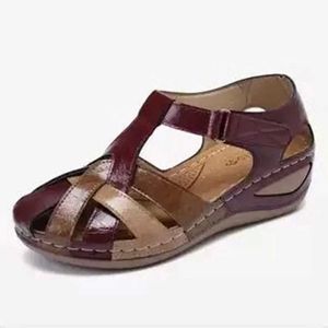 Hausschuhe Sommer Damen Sandalen Keilschuhe Close Toe Hollow H240328NG23