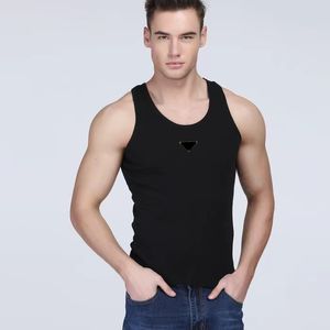 Mens T Shirt Designer Koszulka Mężczyzn Mężczyzn Man Black Tee Women Ubrania T-shirty 100% bawełniane krótkie rękawy Trójkąt klatkowy