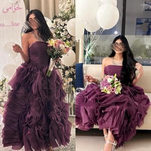 Parti Elbiseleri Karmaşık Boyutlar Mevcut Straplez Balo Elbisesi Resmi Ocassion Shirred Fold Anke Uzunluk Etekler Organza Akşam