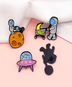 Karikatür Astronot UFO Broşes Pilot Evren Moon Gezegen Emaye Pin Rozeti Cosmos Serisi Broch Takıları Kadınlar Broche9655100