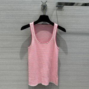 Kvinntankar 2024 Summer Fashion Cotton Blennds Sticked Tank Topps Women O-Neck ärmlös Slim Cute Pink Stripes Mönster
