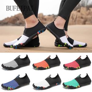 Schuhe 2020 Männer Frauen Aqua Schuhe Sommer Beach Wating Schuhe schwimmen schnelldringende Atemgummi -Riff -Nicht -Slip auf Surf Unisex Wasserschuhe