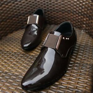 Klänningskor Laceless storlek 45 Herr Loafers Sneakers Män Elegant Sport visar dyra till försäljning Zapato Shooes Tines