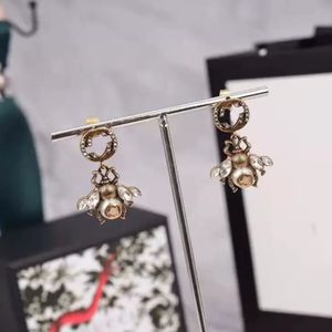 Moda çift g harf arı cazibesi küpeler aretes bayanlar retro elmas küpe ile kutu275j