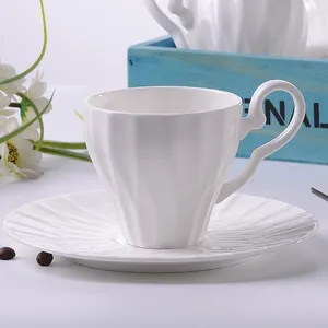 Koppar tefat 200 ml Bone China Coffee Cup Saucer Set Creative Relief Design Royal Vintage Tea and Ceramic