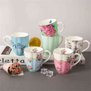 Stoviglie da tè di design, coppia moderna e fresca in stile europeo, piatto in ceramica, bistecca cinese, tazza da tavola decorativa, caffè in bone china, porcellana reale