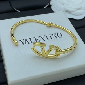 Luxury designer bracelet, classic diamond designer jewelry, 18K gold crossing bracelet, women's and men's birthday gift