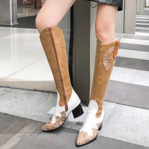 Botlar Yeni 2022 Sıcak Kadın Yılan Baskı Western Cowgirl Botları PU Deri Patchwork Kovboy Kadın Zip Yüksek Topuk Uzun Bota Boyutu 44 47