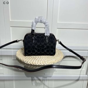 Women's Shoulder Bags Are on Sale at the Factory Olay Boston Classic Bag Type Color Matching Exquisite and Cute Although Small It Has All Five Organs Sweet Cool