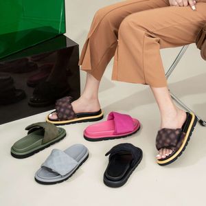 Designer Luisly Vuttonlys tjocka soliga sandaler för kvinnor Summer Ytterkläder glider glider svampkaka kardborrband en linje tofflor för kvinnor LVSE