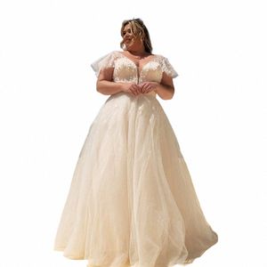 Vestidos de casamento de alta qualidade Plus Size Tulle V-Neck Mangas curtas Vestidos de noiva Lace Applique A-Line Sweep Train Vestido de noiva N8QQ #