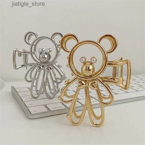 Hårklämmor Little Bear Hairpin Gold-Plated Silver Metal Hollow Fashion All-Match Strong Anti-Scid Hair Claw Female Girl HeadDress Gift Y240329