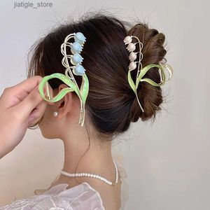 Hårklipp Lily of the Valley Hair Claws For Women Fashion Hair Clip Metal Hair Crab Hårtillbehör Huvudbonader Y240329