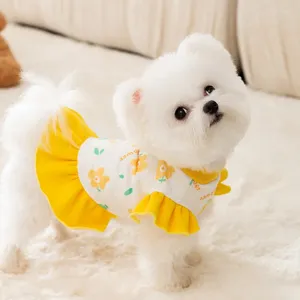 犬のアパレル秋と冬のペットの服フローラルパターンイエロースカート小さなミディアムサイズのかわいいプリンセスドレスチワワヨークシャー