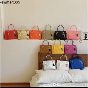 Borsa da donna Designer 2024 Nuova primavera estate Borsa tote colorata di grande capacità Borsa a tracolla Borsa versatile per pendolari