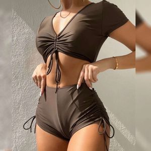 2024 nuovo costume da bagno sportivo da spiaggia per donna, colore solido, con lacci, scollo a V, bikini ad angolo piatto, primavera calda