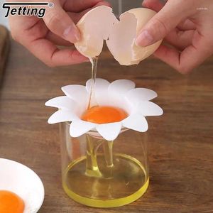 Tea Scoops 1Pcs Plastic Egg Separator White Yolk Divider Liquid Filter Kitchen Gadgets Baking Tool Cute Flower Design Extractor