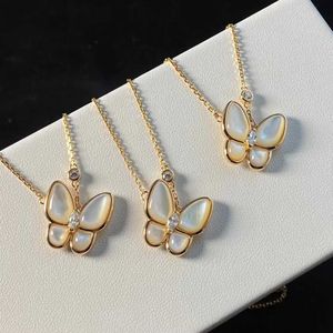 Designer Brand Gloden Van High Edition Butterfly Halsband Kvalitet Naturlig vit Fritillaria Set med diamantdjockad plätering 18K Rose Gold Lock Bone Chain