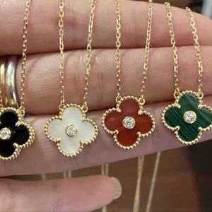 Designer Brand Van Four Leaf Grass Single Flower Diamond Necklace For Girls Light Luxury Glod Plated 18K Rose Gold Natural Red Agate White Fritillaria