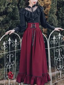 Vintage Gothic Zweiteiler Kleid Sets Damen Schwarz Spitze Rüschen Bluse Schnür Midi Rock Winter Court Retro Casual Anzüge Y2k 240329