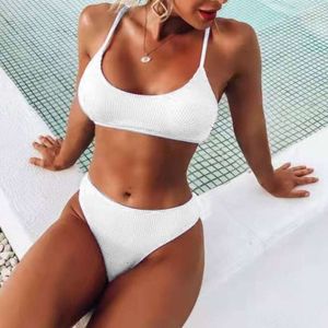 2024 Yeni Düz Renk Sütyen Seksi Bikini Çukur Stripe Seksi Mayo Yüksek Bel Üçgeni Split Mayo Kadınlar İçin