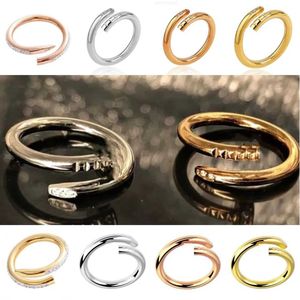 2024 Högkvalitativ kärleksringar för kvinnor Diamond Ring Designer Ring Finger Nail Jewelry Fashion Classic Titanium Steel Band Gold Silver Rose Color Size 5-10